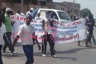 Côte dÂ’Ivoire : Les scieurs clandestins protestent à  Bouaké contre la confiscation du bois 